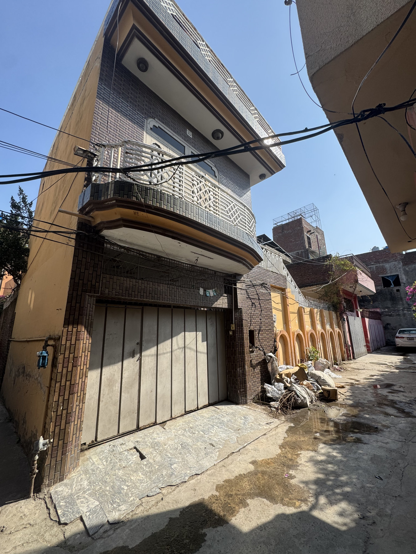 Actual house frontage, Gill Road, Gujranwala